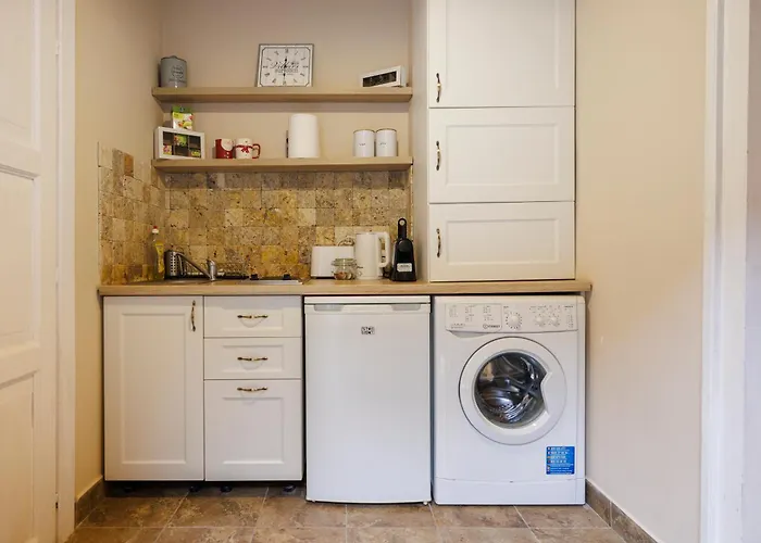 Chic In Historical Center