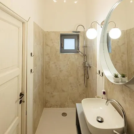 Chic In Historical Center Apartment