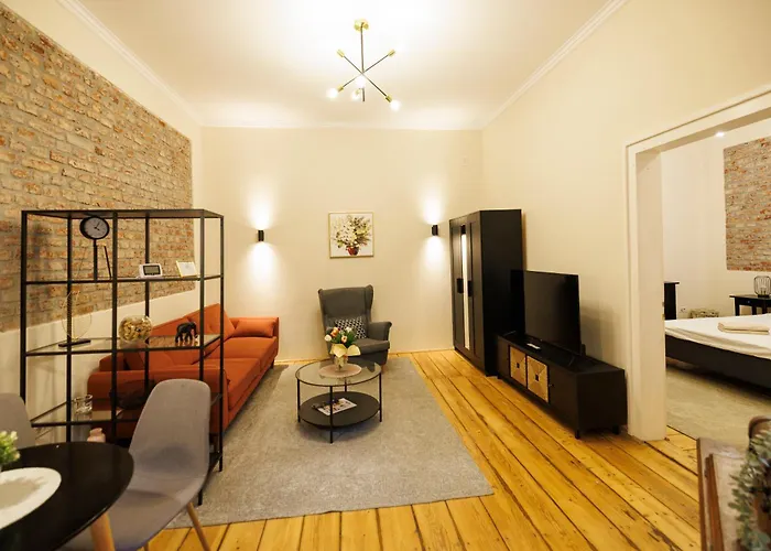 Chic In Historical Center